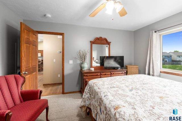 7508 W Grinnell Cir Circle, Sioux Falls, SD 57106