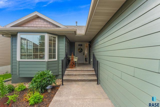 7508 W Grinnell Cir Circle, Sioux Falls, SD 57106
