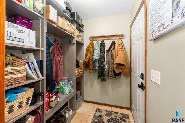 7508 W Grinnell Cir Circle, Sioux Falls, SD 57106
