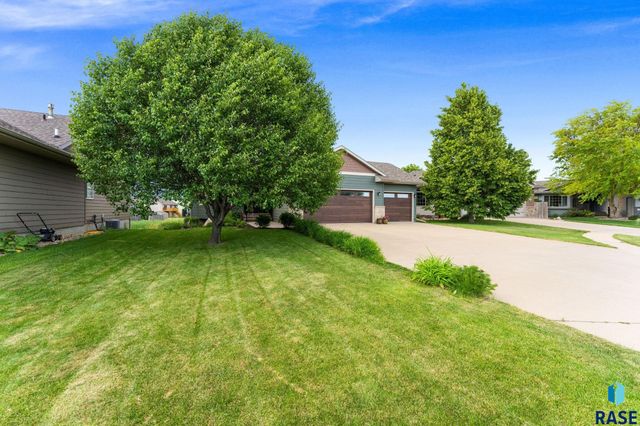 7508 W Grinnell Cir Circle, Sioux Falls, SD 57106