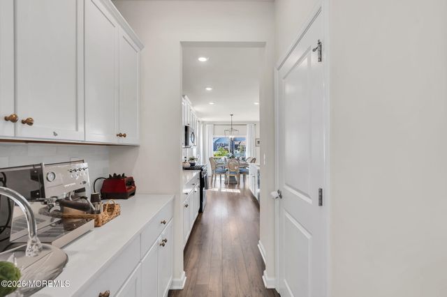 99 Bennet Lane, Manahawkin, NJ 08050