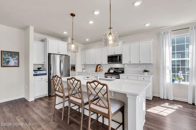 99 Bennet Lane, Manahawkin, NJ 08050