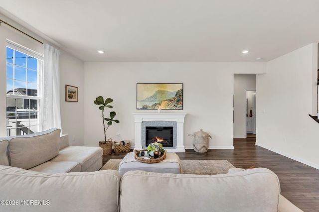 99 Bennet Lane, Manahawkin, NJ 08050