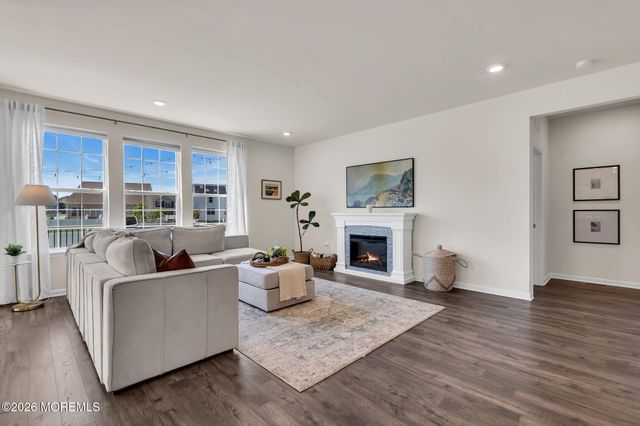 99 Bennet Lane, Manahawkin, NJ 08050