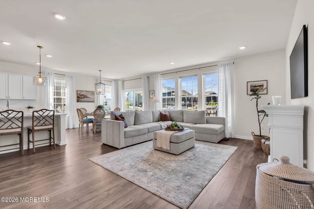 99 Bennet Lane, Manahawkin, NJ 08050