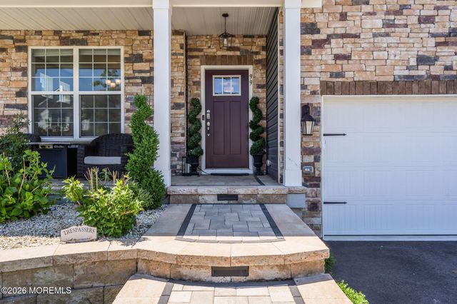 99 Bennet Lane, Manahawkin, NJ 08050