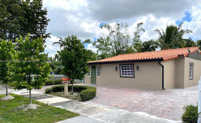 635 SW 64th Ct, Miami, FL 33144