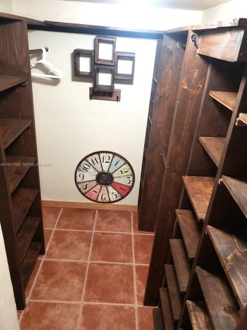 635 SW 64th Ct, Miami, FL 33144