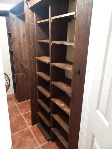 635 SW 64th Ct, Miami, FL 33144