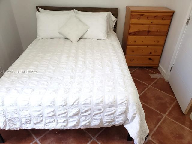 635 SW 64th Ct, Miami, FL 33144