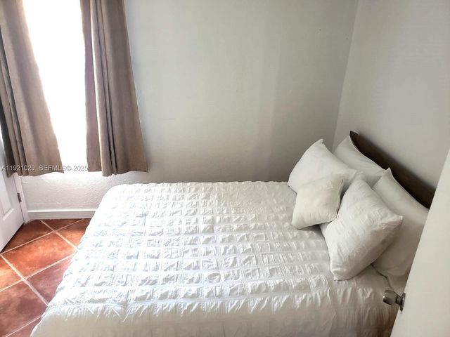 635 SW 64th Ct, Miami, FL 33144