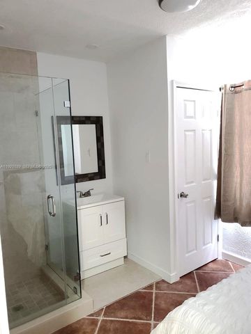 635 SW 64th Ct, Miami, FL 33144