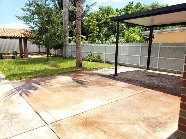 635 SW 64th Ct, Miami, FL 33144