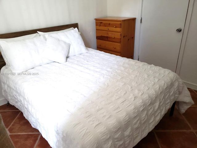 635 SW 64th Ct, Miami, FL 33144