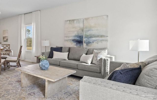 8126 Fox Hunt Dr, Milton, FL 32583