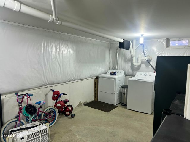 2 Colehamer Avenue, Brunswick, NY 12180