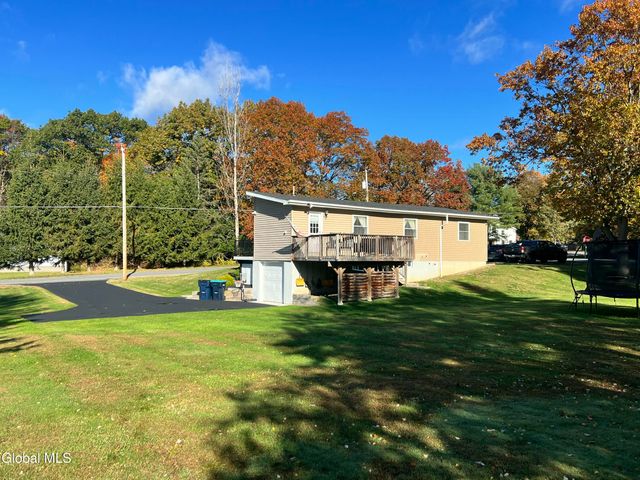 2 Colehamer Avenue, Brunswick, NY 12180