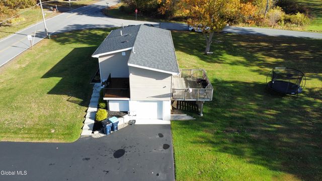 2 Colehamer Avenue, Brunswick, NY 12180