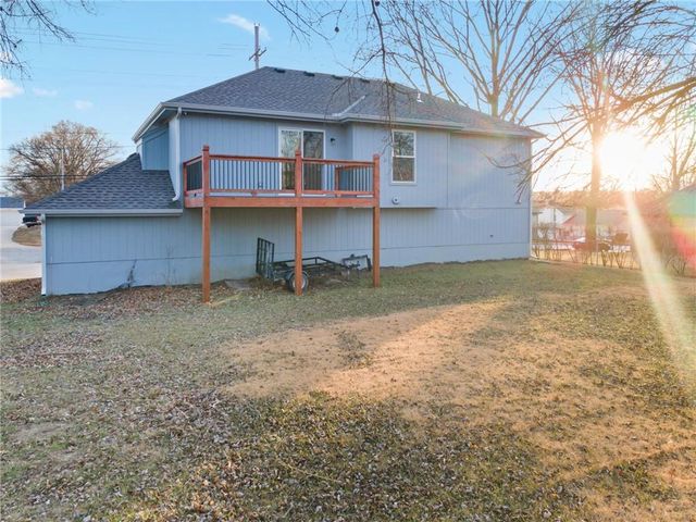 2312 NE 72ND Street, Kansas City, MO 64118