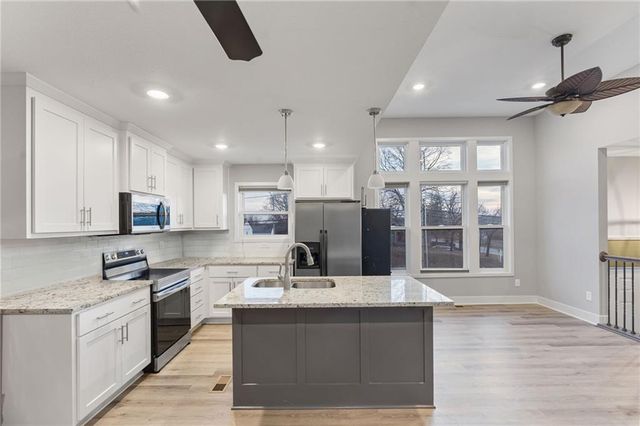 2312 NE 72ND Street, Kansas City, MO 64118