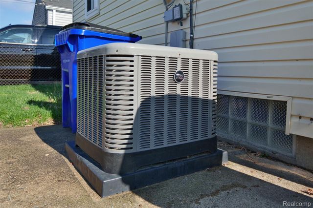 23008 Allor Street, St. Clair Shores, MI 48082