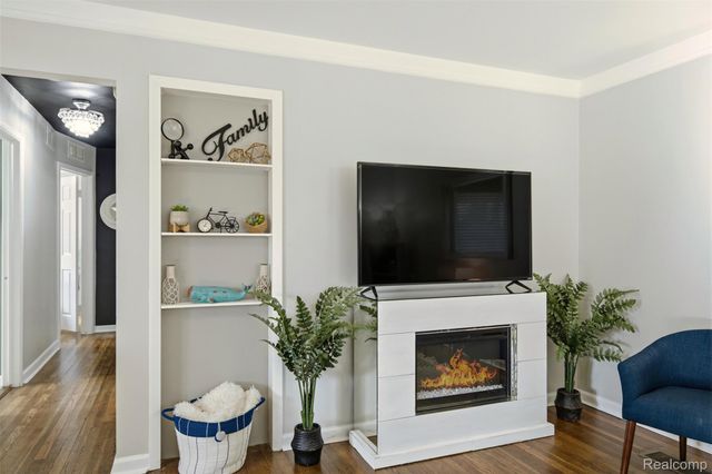 23008 Allor Street, St. Clair Shores, MI 48082