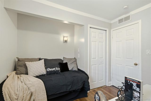 23008 Allor Street, St. Clair Shores, MI 48082