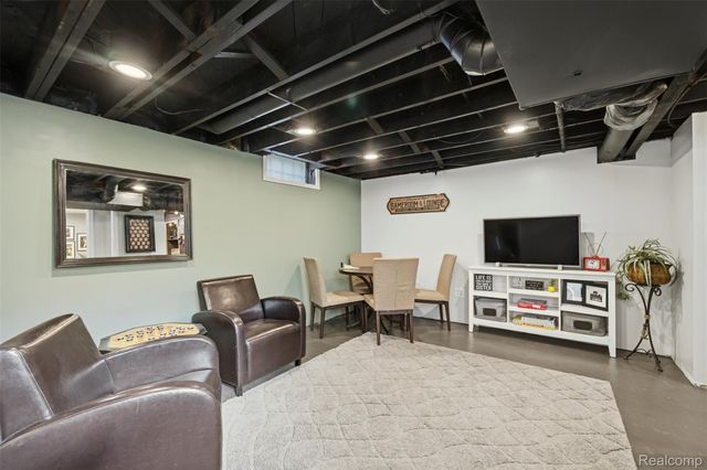 23008 Allor Street, St. Clair Shores, MI 48082