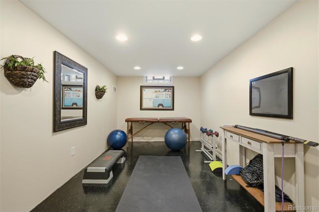 23008 Allor Street, St. Clair Shores, MI 48082