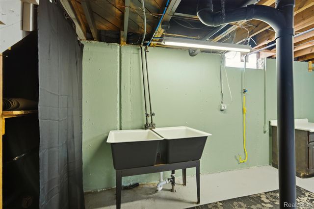 23008 Allor Street, St. Clair Shores, MI 48082