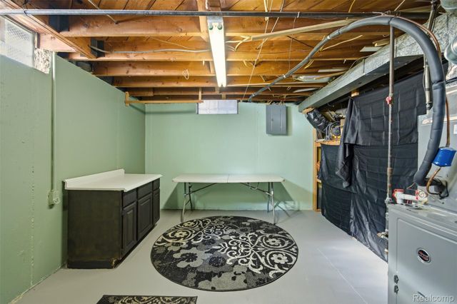 23008 Allor Street, St. Clair Shores, MI 48082