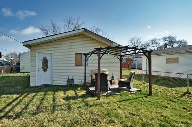 23008 Allor Street, St. Clair Shores, MI 48082