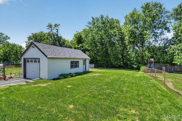 2339 Dawes Place, Overland, MO 63114