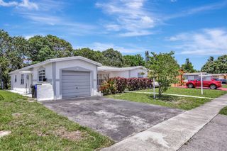 3960 NW 45th Ave, Lauderdale Lakes, FL 33319