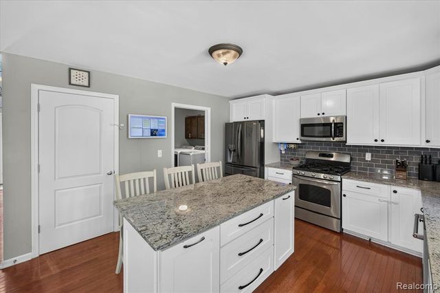 2557 Solace Drive, Commerce Twp, MI 48382