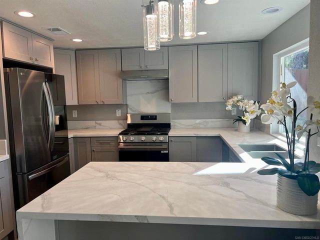 1487 Corte Rapallo, Escondido, CA 92026