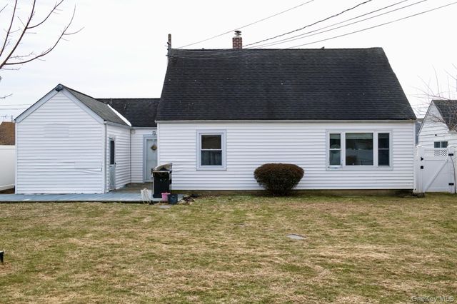 59 Corncrib Lane, Levittown, NY 11756