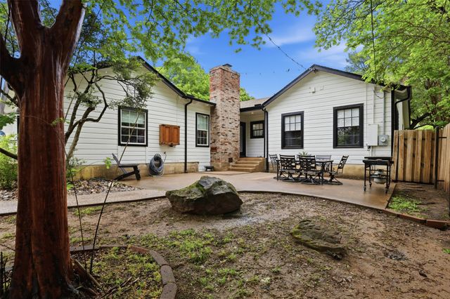 216 Sunset Drive, Cleburne, TX 76033