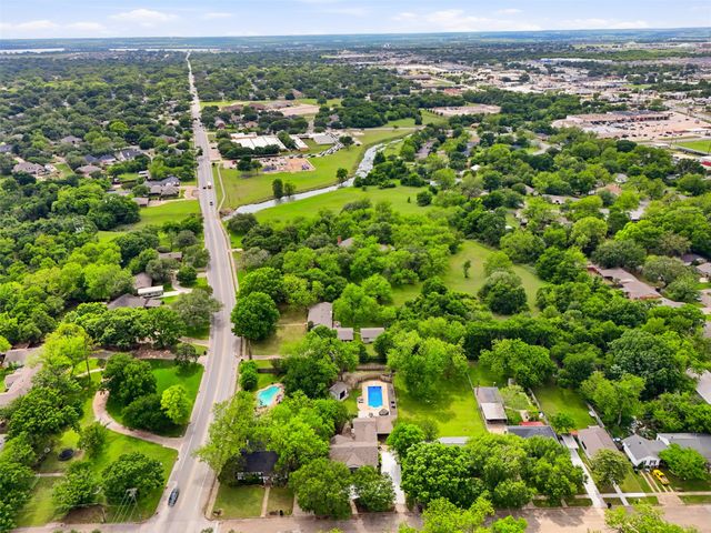 216 Sunset Drive, Cleburne, TX 76033
