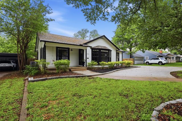 216 Sunset Drive, Cleburne, TX 76033