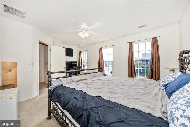 13556 HALIFAX DR, Hagerstown, MD 21742