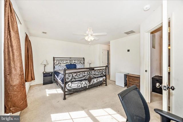 13556 HALIFAX DR, Hagerstown, MD 21742
