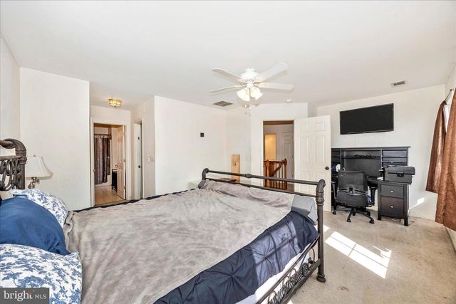 13556 HALIFAX DR, Hagerstown, MD 21742