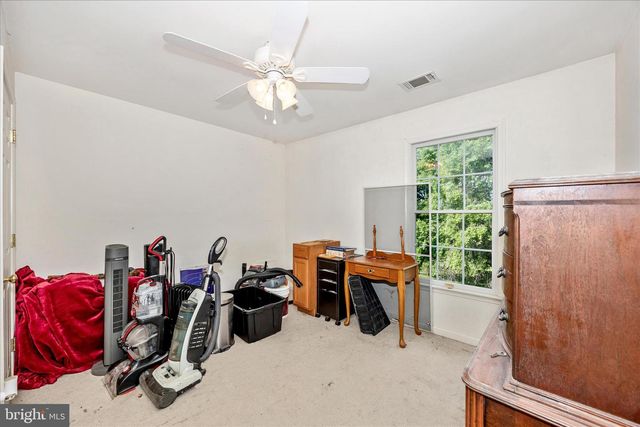 13556 HALIFAX DR, Hagerstown, MD 21742