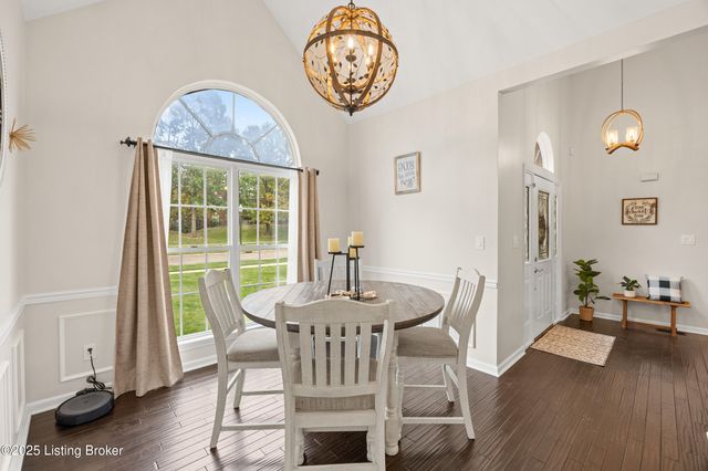 4010 Rivulet Ln, Louisville, KY 40299