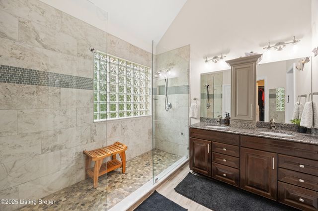 4010 Rivulet Ln, Louisville, KY 40299