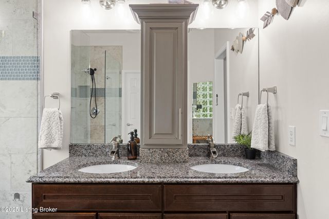 4010 Rivulet Ln, Louisville, KY 40299