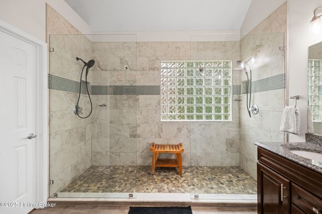 4010 Rivulet Ln, Louisville, KY 40299