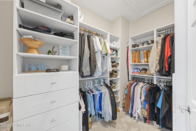 4010 Rivulet Ln, Louisville, KY 40299