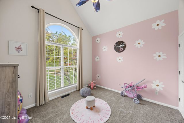 4010 Rivulet Ln, Louisville, KY 40299